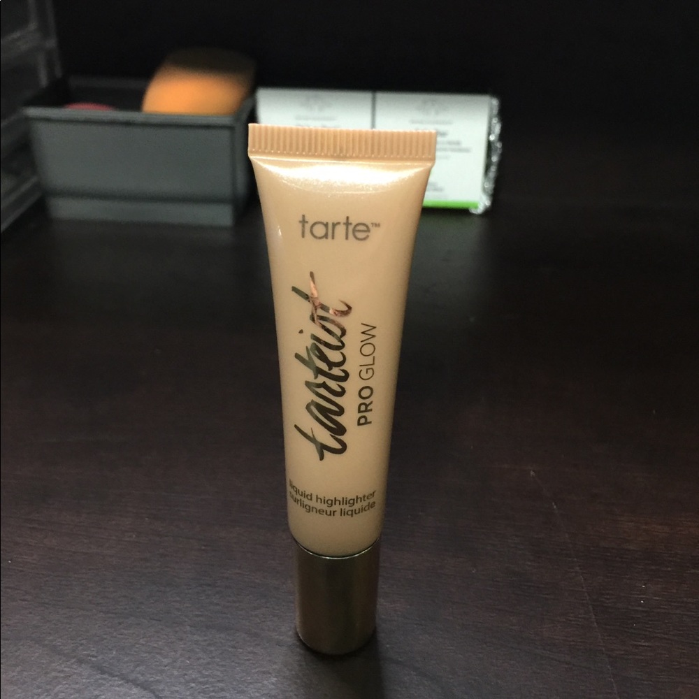 Tarte tarteist pro glow liquid highlighter